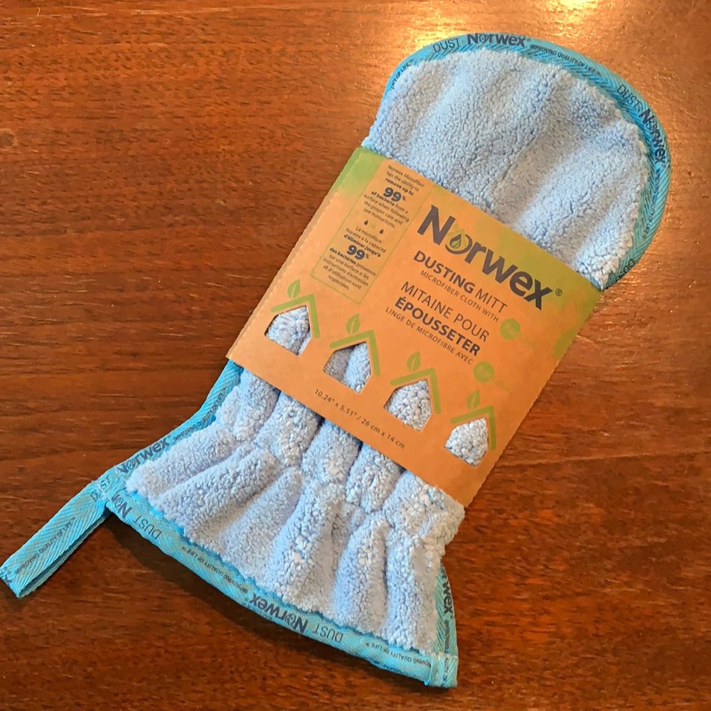 Norwex NWT dusting mitt blue